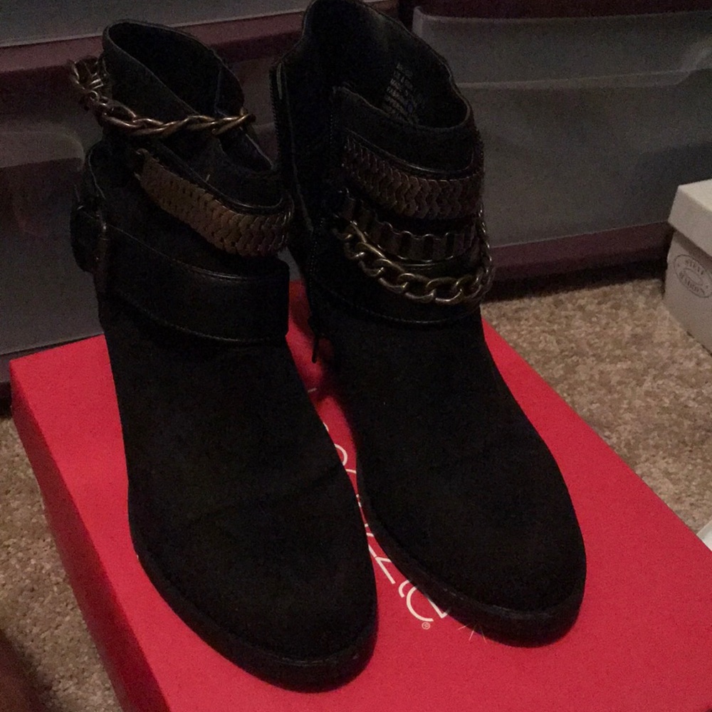 Rocker bootie